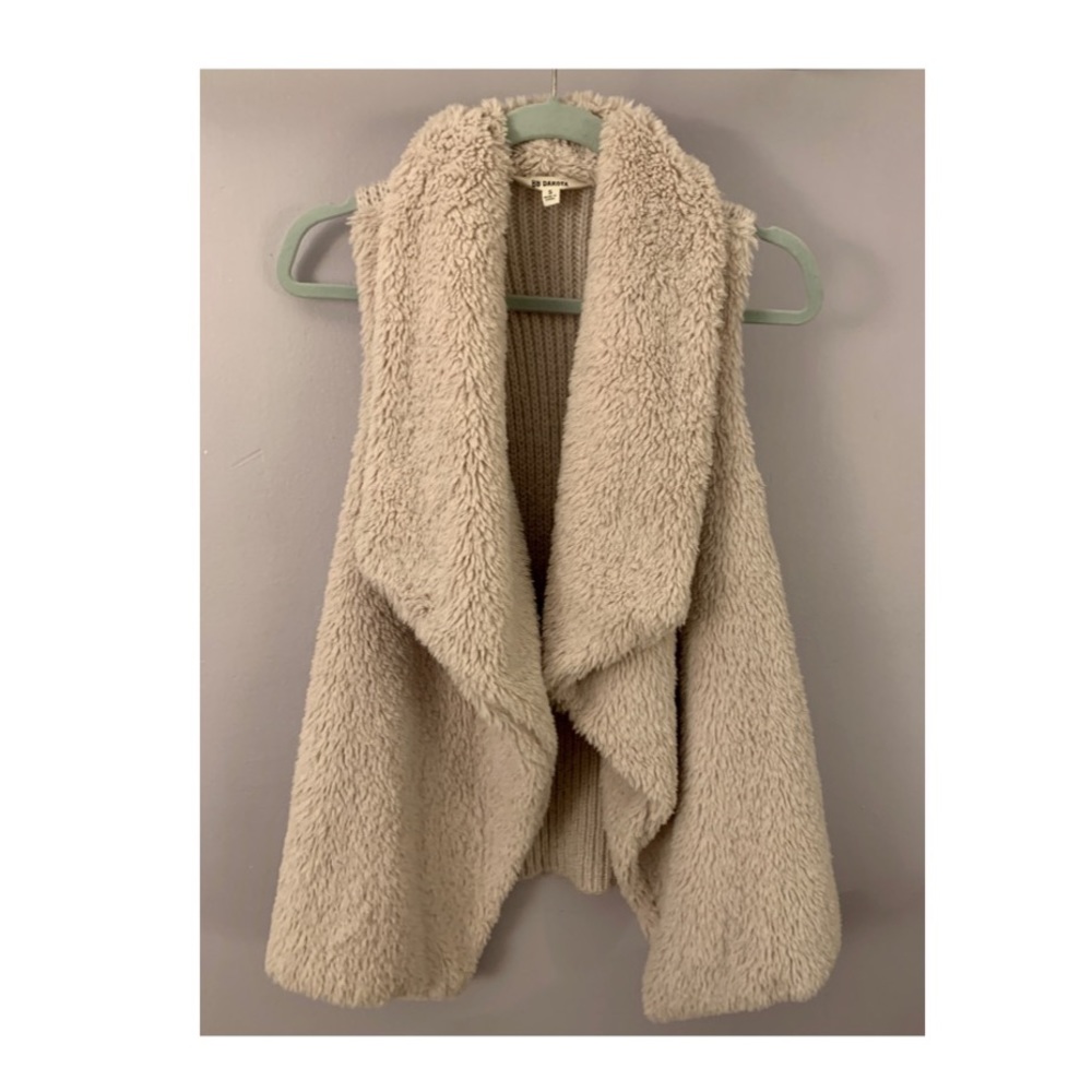 BB Dakota Women’s Fuzzy Knit Vest